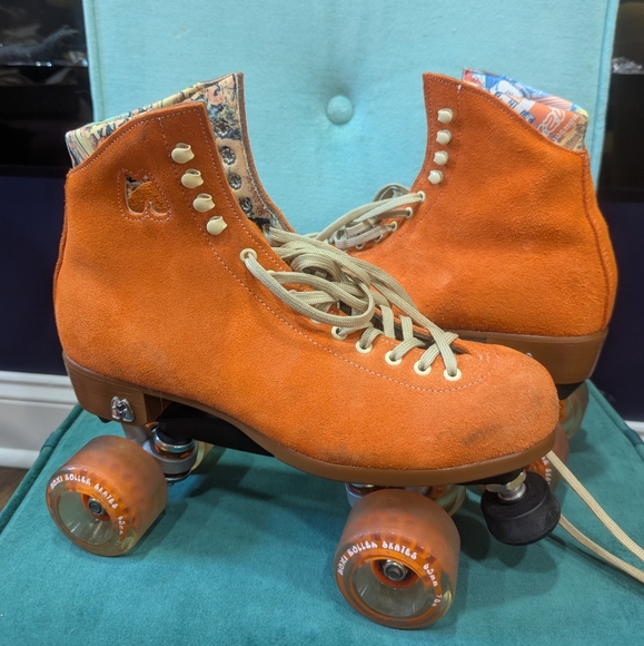 Rare! Moxi Roller Skates - tangerine - Picture 1 of 4